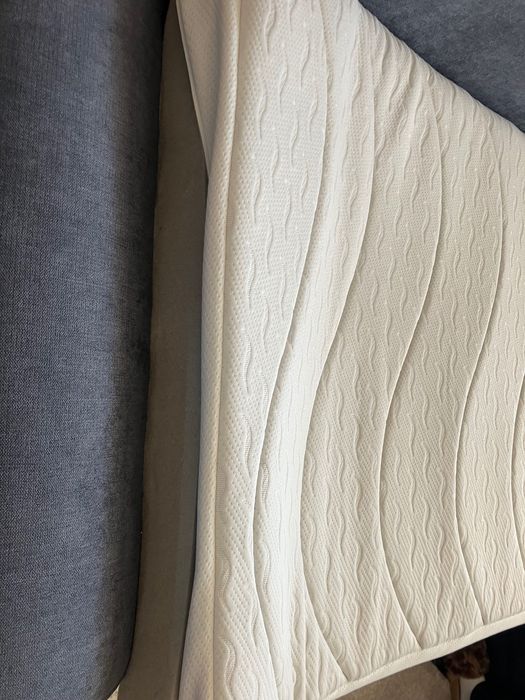 Единичен топ матрак.