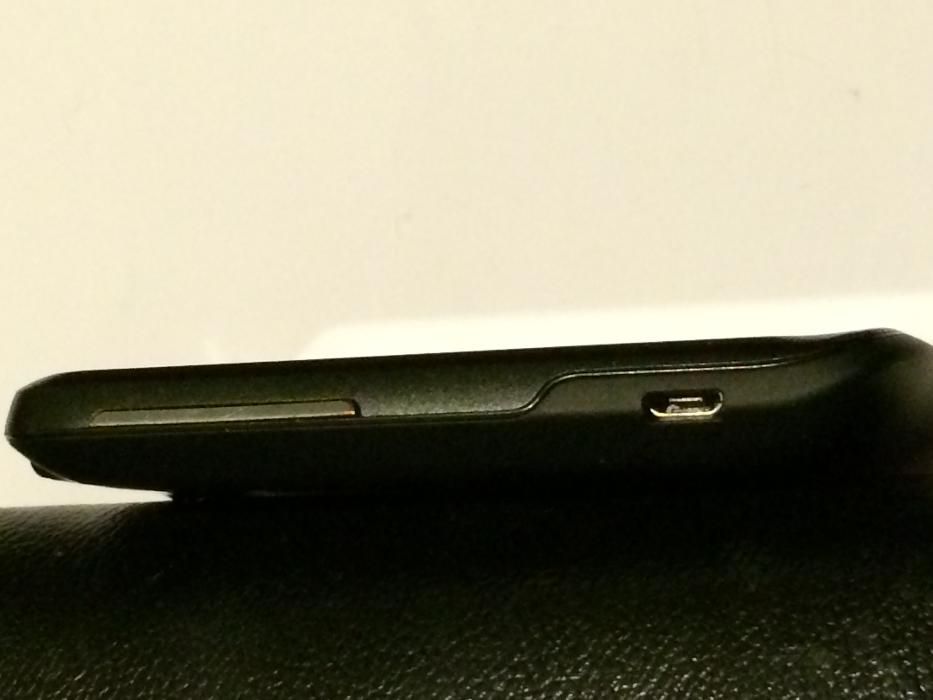 Телефон HTC Wildfire S