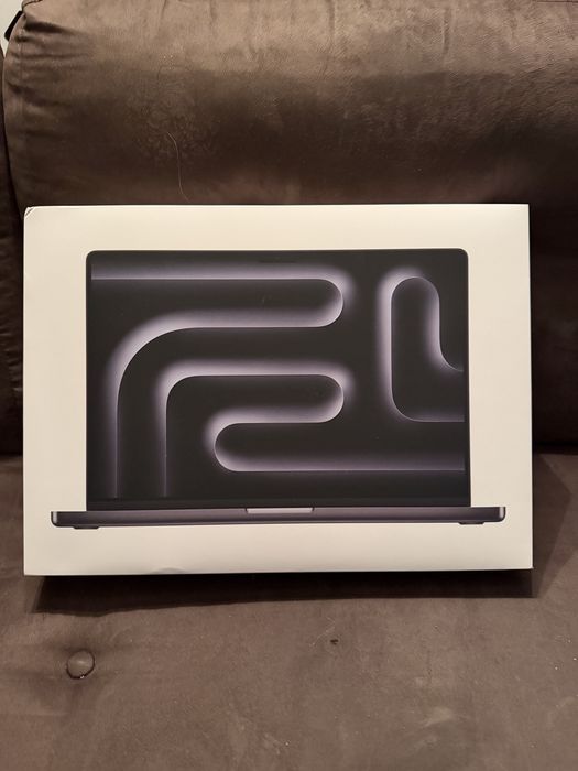 MacBook Pro 16 M5 MAX 18cpu,32gb,36GPU,2TB SSD nou cu garantie