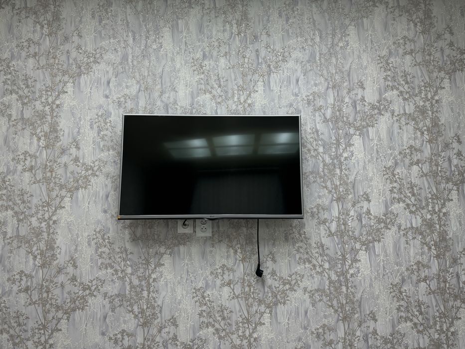 Televizor  sotiladi model LG 42