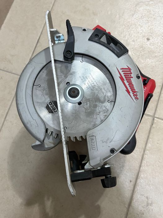 Milwaukee M18BLCS66 Акумулаторен безчетков ръчен циркуляр