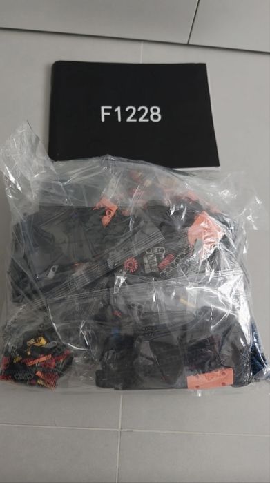 Продам MCL39 formula1 lego