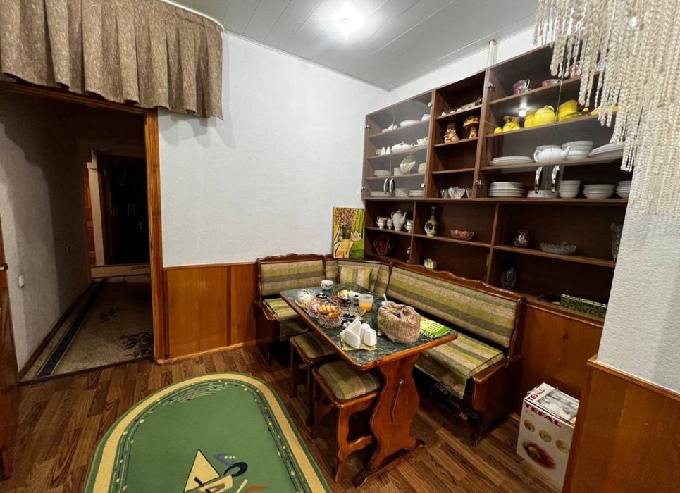 Юнусабад 19кв 3/3/5 Балкон: 2*6