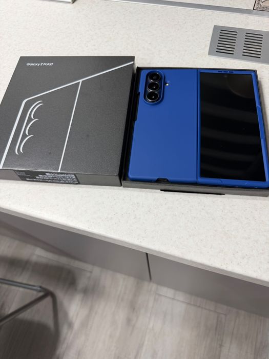 Samsung  galaxy fold 7Z