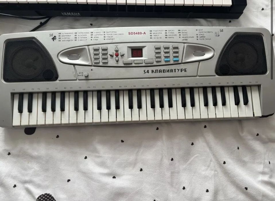 Yamaha PSR-12 синтезатор