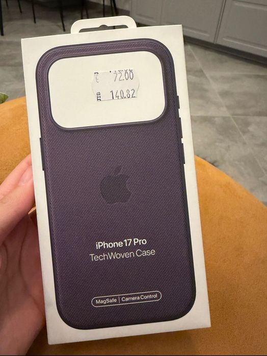 Продавам оригинален Apple TechWoven Case за iPhone 17 Pro