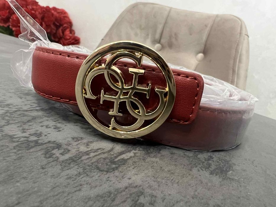 Червен/ бордо колан Guess