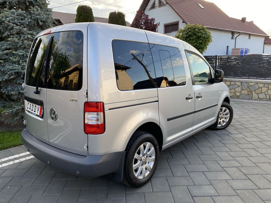 VW Caddy Life 1,9 Tdi~2-usi la Spate F/important