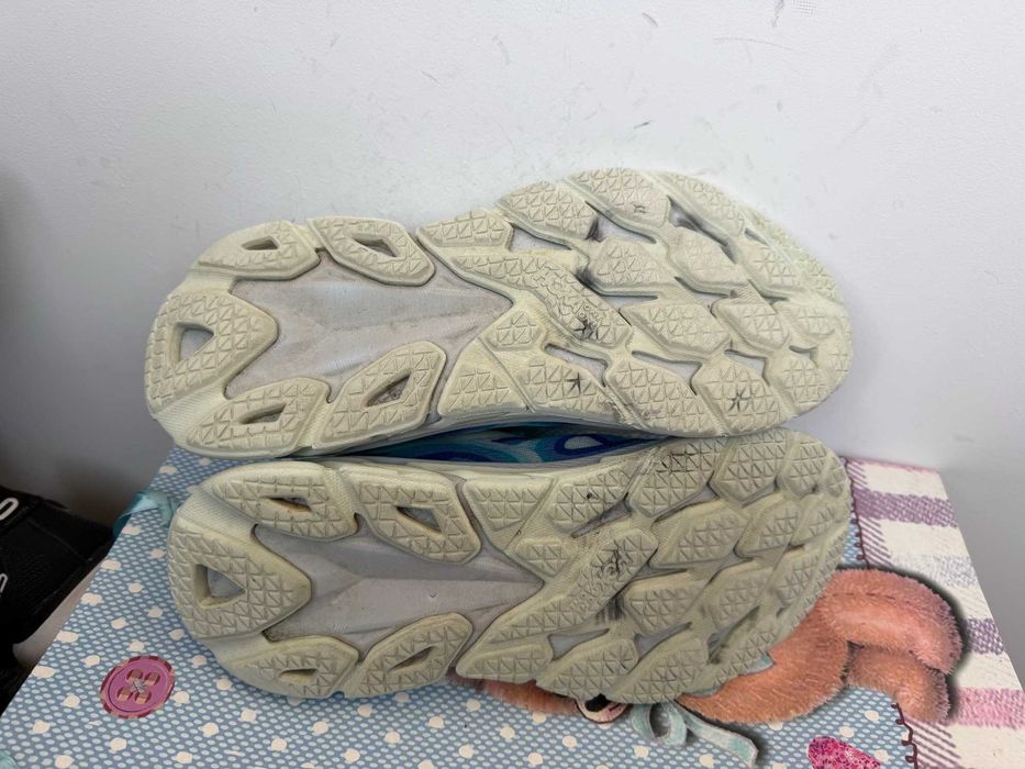HOKA ONE ONE Clifton Edge Geometric''оригинални маратонки 38 номер