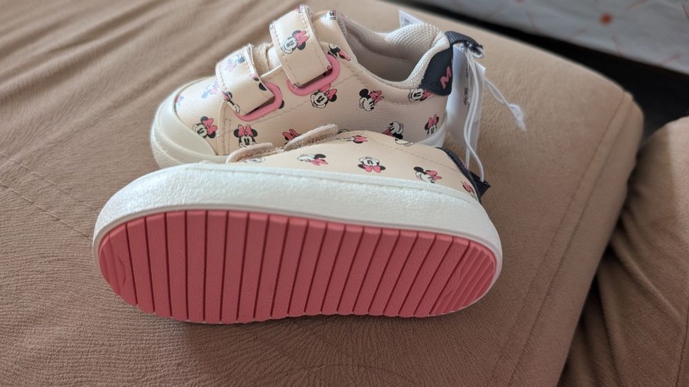 Чисто нови бебешки обувки/маратонки H&M