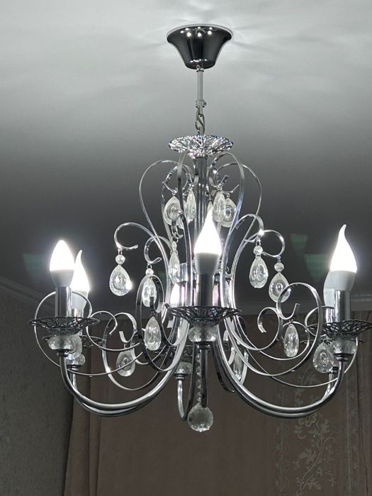 Люстра с хрусталями 15тыс