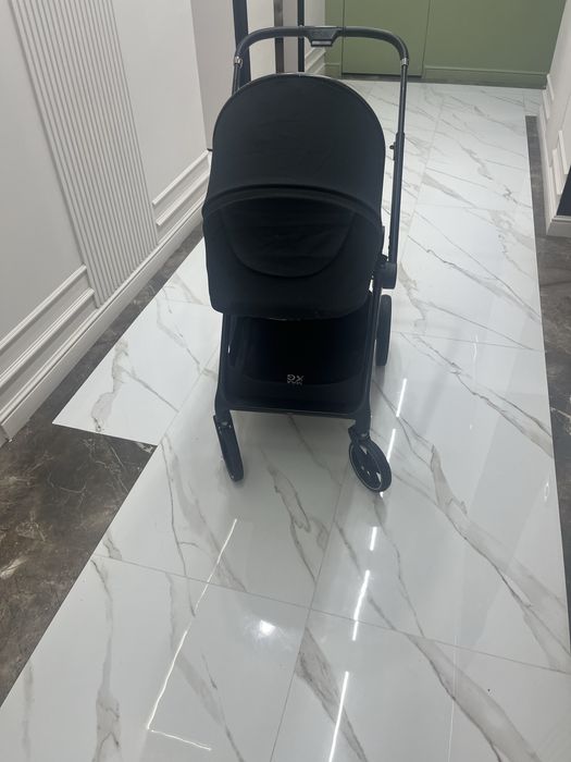 Продам коляску 3 в 1