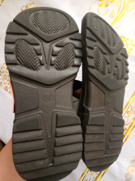 Продам сандали на мальчика