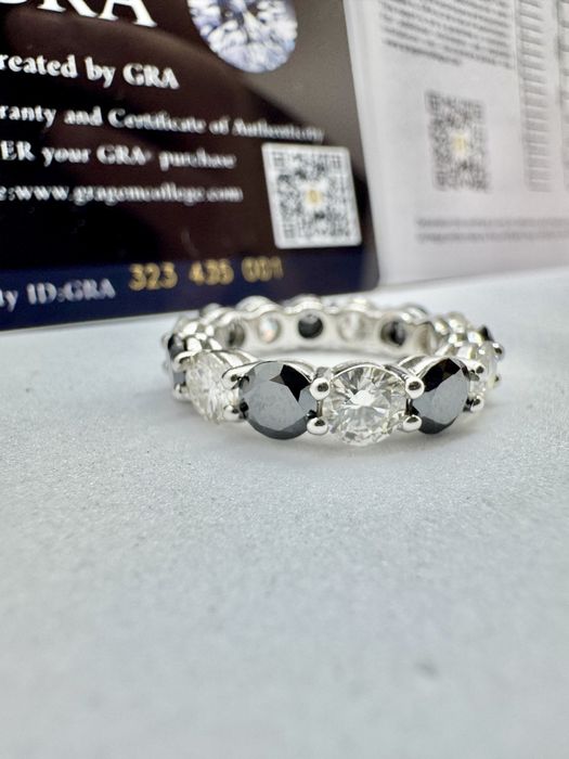 Сребърен пръстен с мойсанит (Диамант) 7 карата