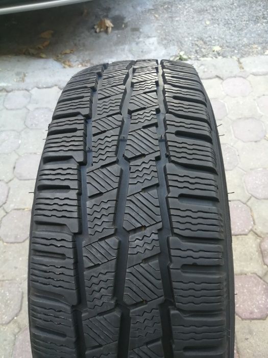 1 бусова зимна гума R17C 215/60 Michelin 109/107T M+S 8PR 96лв. С ДДС