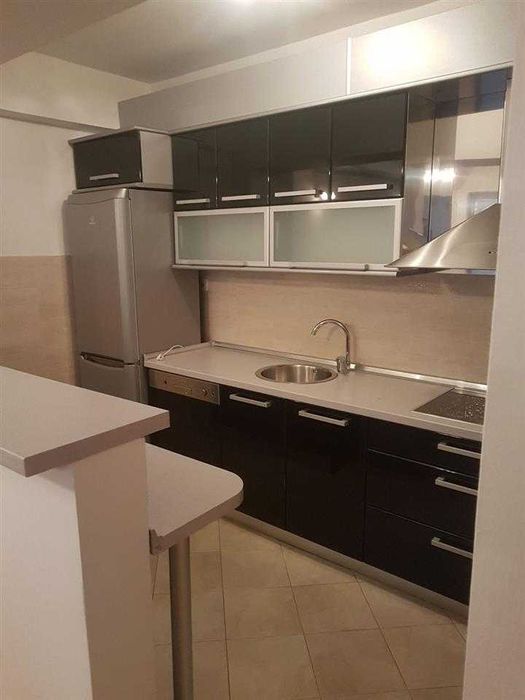 Дава се под наем Тристаен апартамент в Бургас, Славейков - 76 кв.м за 280.5 € - Снимка #2