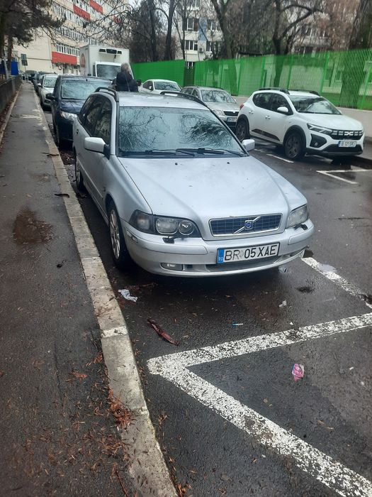 Volvo v40 fabricație 2001 , benzina 1.9 cu gaz