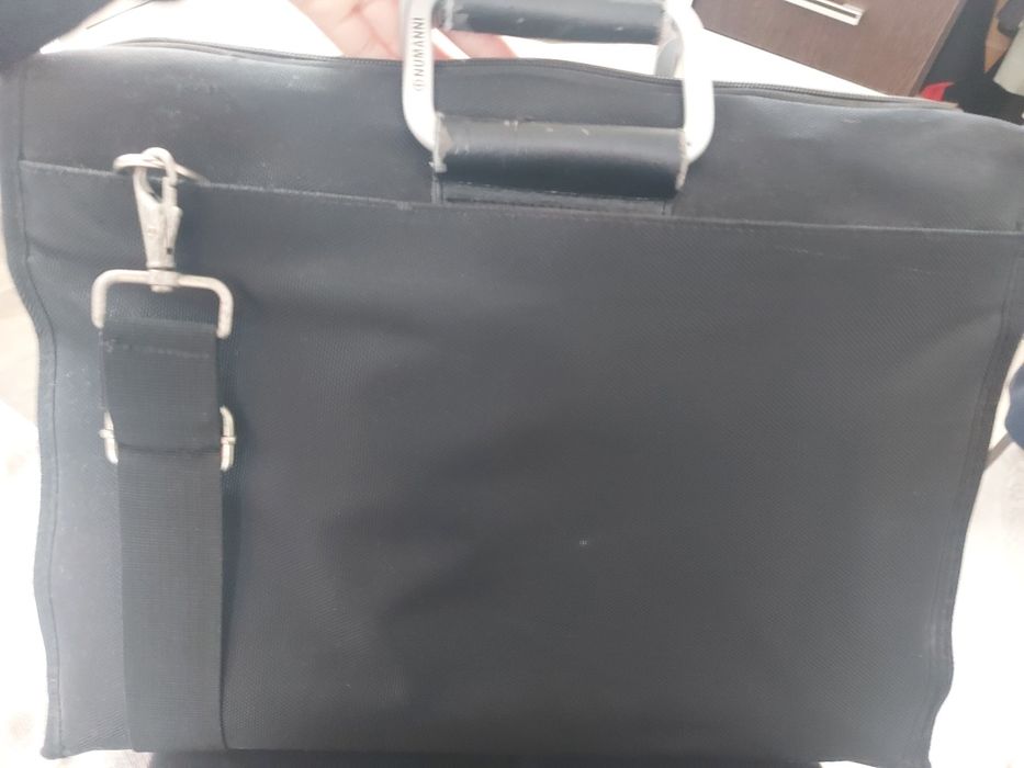 Продам ноутбук Samsung+ сумка чехол зарядка