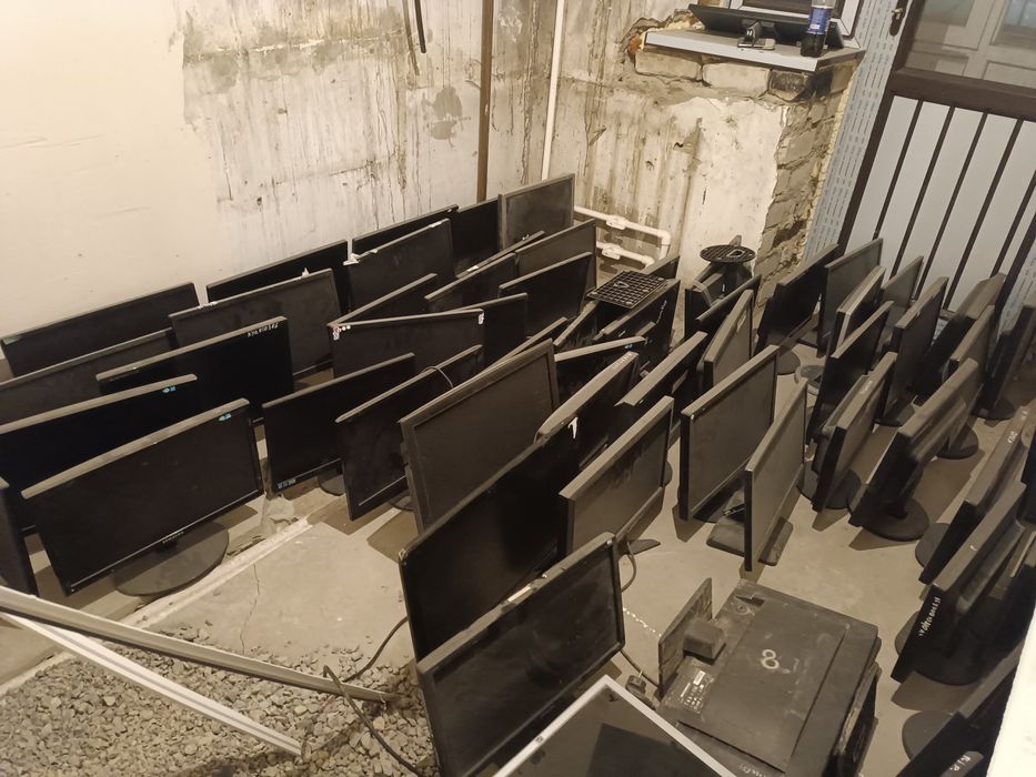 Продам разные мониторы