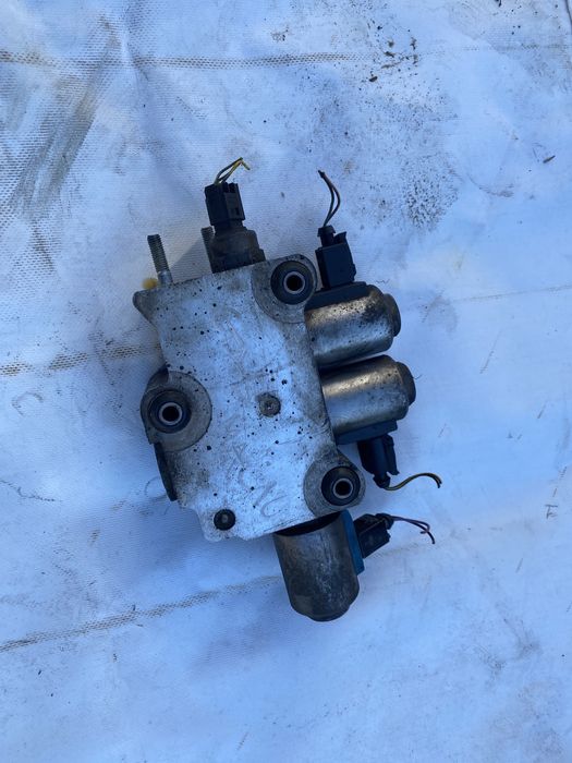 Хидравлична помпа окачване Range Rover Sport