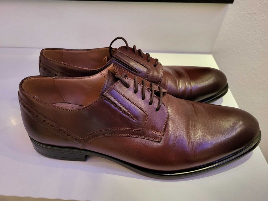 Pantofi din piele naturala