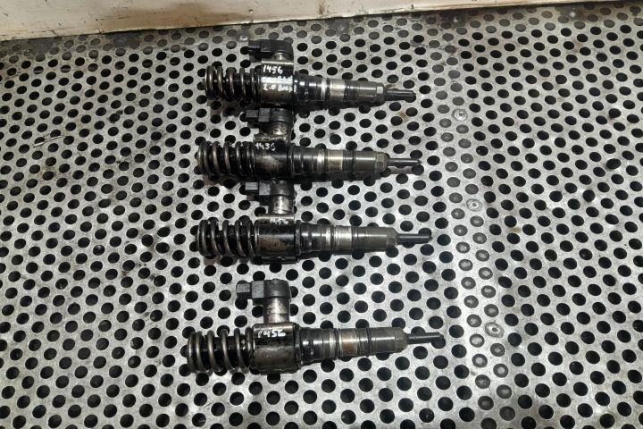 Injector motorina 03G130073T SET 03G130073T SET Volkswagen VW Touran