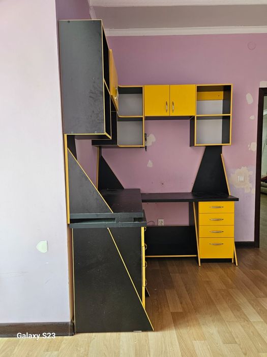 Рабочий стол для школьника, компьютерный стол