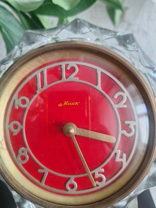 Продам  часы Маяк