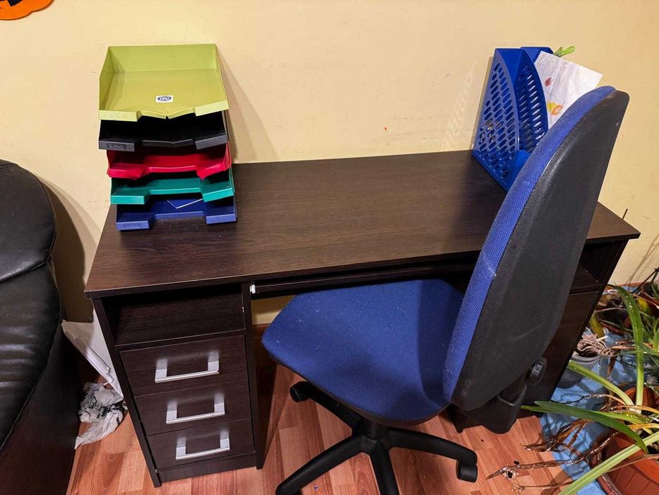 Birou copii și scaun birou albastru – ideal pentru calculator și teme