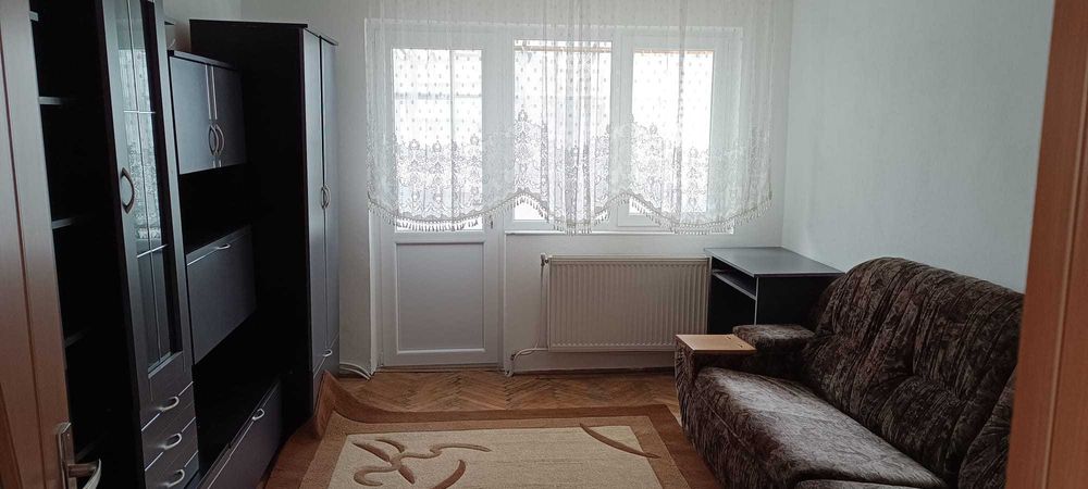 Apartament 3 camere de inchiriat