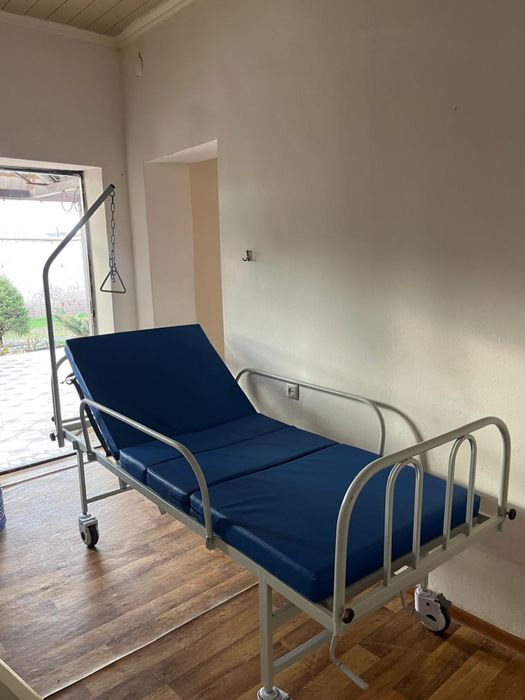 Медицинская кровать