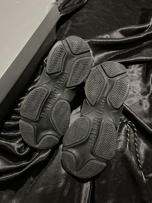 Balenciaga Triple S neon green