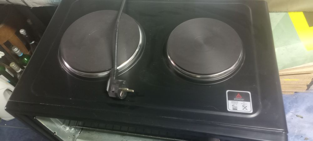 Damigeană și fripteoză