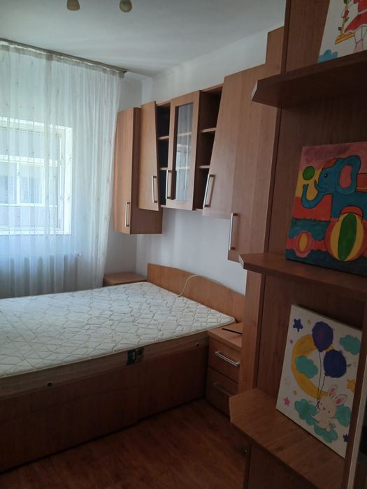 Închiriez apartament