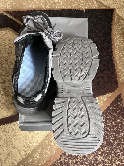 Новые крассовки 42 размера