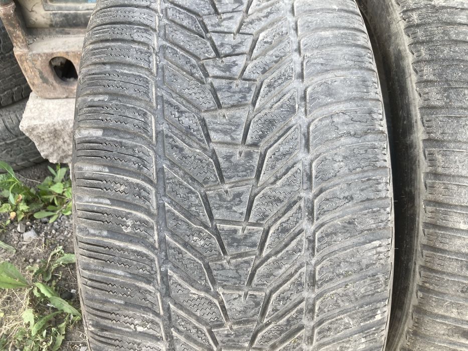 Шины пара лето 285/35 R20