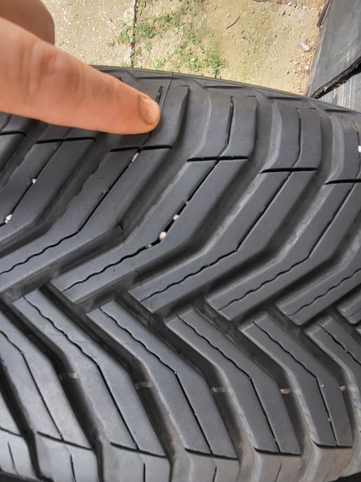 2бр 215/45/18 мишелин неразличими от новите