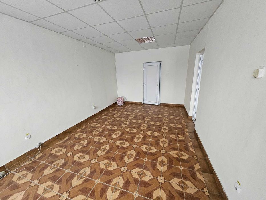 Închiriez birou 40 mp – parter, două încăperi
