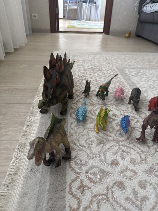 Продам коллекцию динозавров