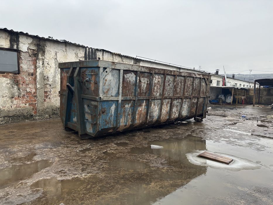 Containere fier deseuri