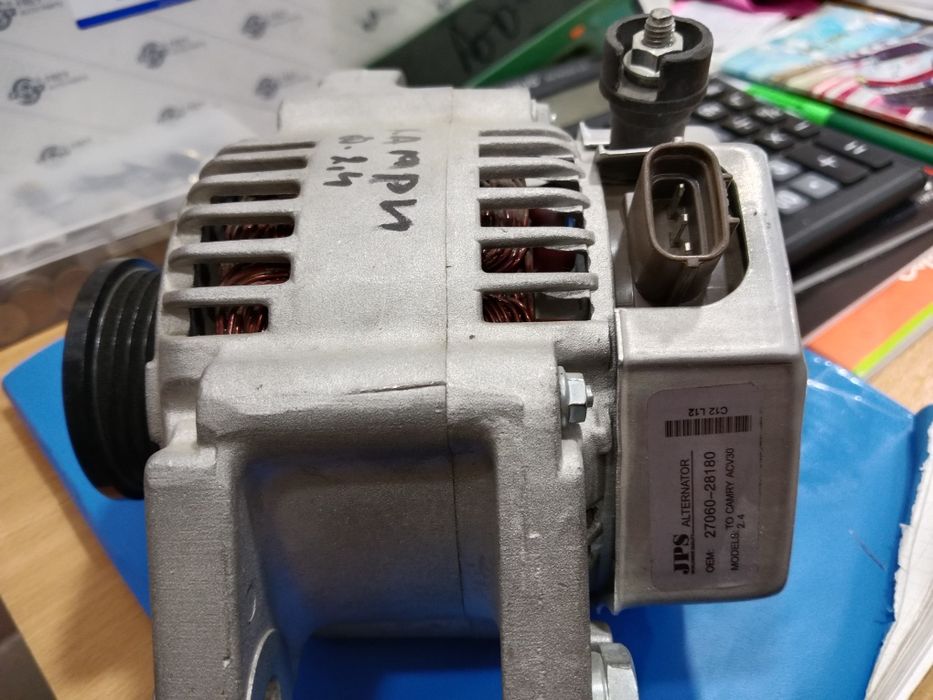 Продам Генератор на камри v3 обьем 2.4