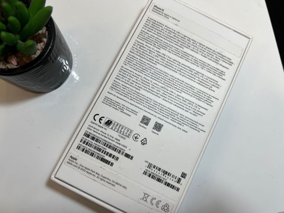 iPhone 13 чисто нов с гаранция 1г