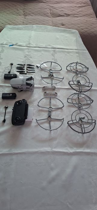 Дрон Dji mavic mini 2 батерии, кара се и у дома