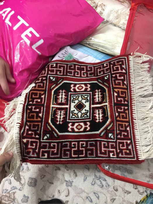Продам покрывало для стулья.Сидушки для стульев 7шт