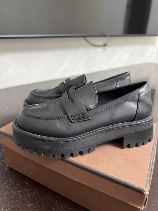 Продам женскую обувь