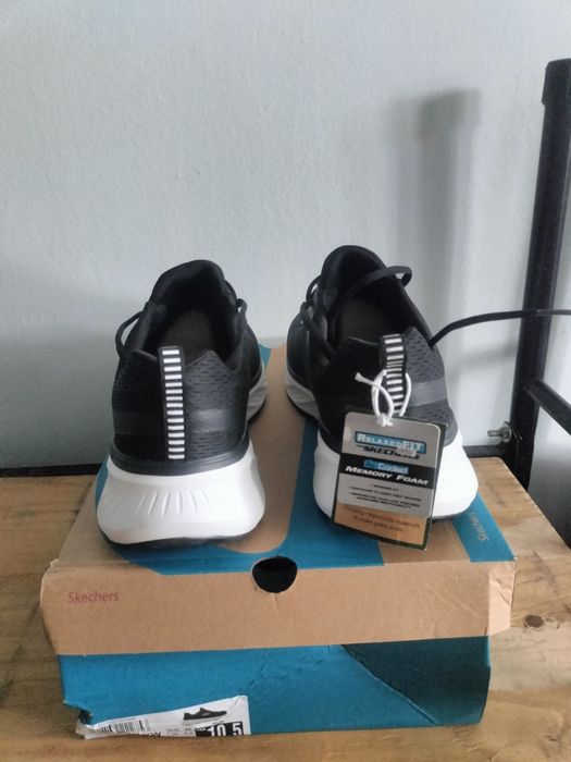 Продам обувь Skechers