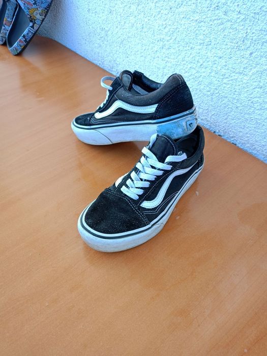 Vând pantofi sport  Vans,produs de calitate,mărimea 38