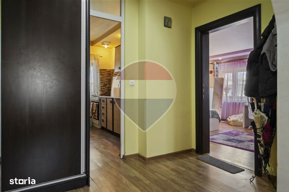 Apartament cu 4 camere de vânzare în zona Sebastian