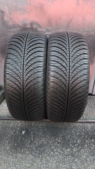 2бр. всесезонни гуми 195/50/15 GoodYear Vector 4 Season 
dot23
8mm
Мно