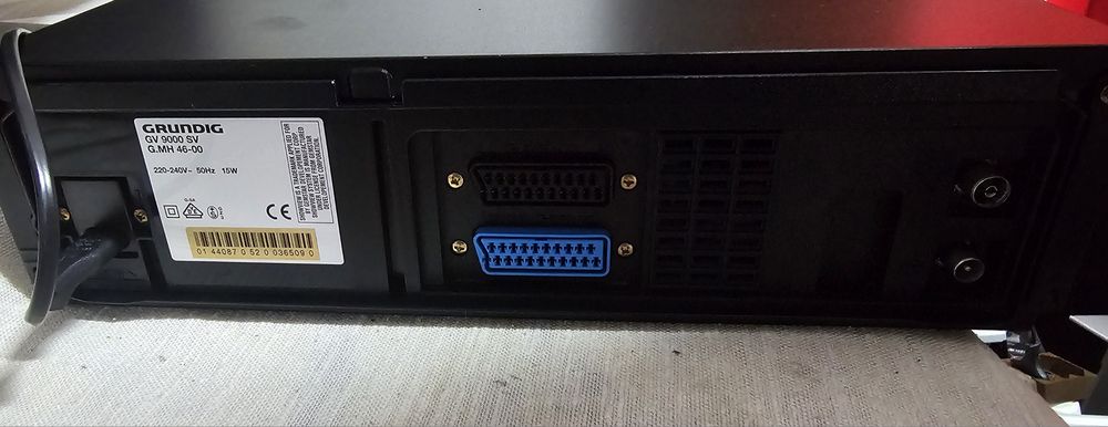 Vând videorecorder Grundig GV9000 SV